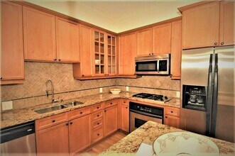 11 Perimeter Center E in Dunwoody, GA - Building Photo - Building Photo