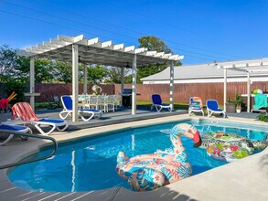 4421 Luke Ave in Destin, FL - Foto de edificio - Building Photo