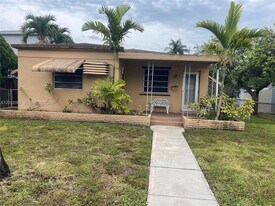 1644 Plunkett St in Hollywood, FL - Building Photo