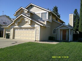 265 Sanborn Ln in Dixon, CA - Building Photo