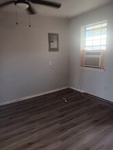 504 S 5th St in Noble, OK - Foto de edificio - Building Photo