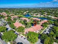 8721 Wiles Rd in Coral Springs, FL - Foto de edificio - Building Photo