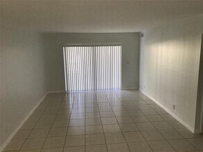 2946 NW 55th Ave in Lauderhill, FL - Building Photo - Building Photo