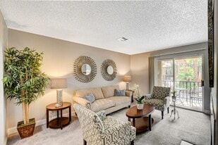 Breakers Apartments in Las Vegas, NV - Building Photo