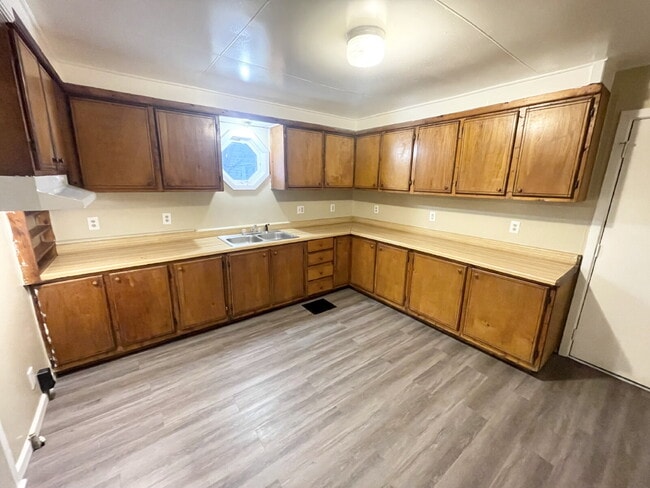 2228 Arrow Ave in Anderson, IN - Building Photo - Building Photo