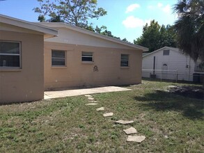 110 E Grapefruit Cir in Clearwater, FL - Building Photo - Building Photo