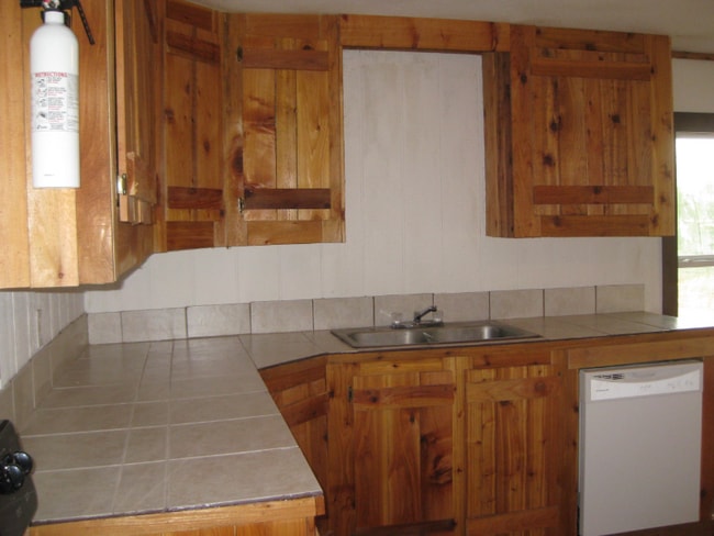 15016 County Rd 1876 in Odem, TX - Foto de edificio - Building Photo