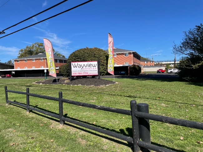 7320 Sunset Strip Ave NW in North Canton, OH - Foto de edificio - Building Photo