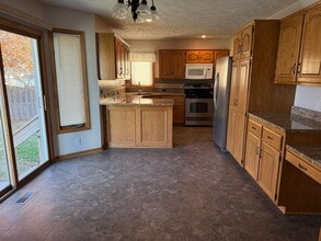 2110 John St in Papillion, NE - Building Photo - Building Photo