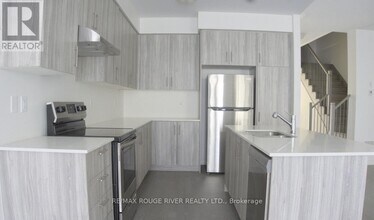 26 Louise Cres in Whitby, ON - Building Photo - Building Photo