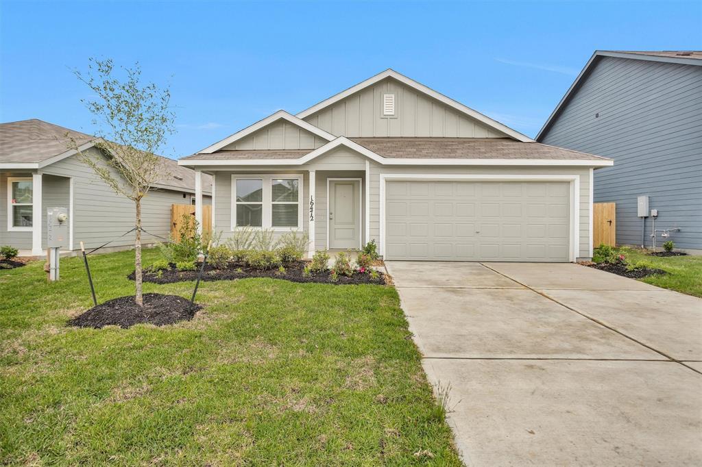 16472 Blossom Grv Dr in Conroe, TX - Building Photo