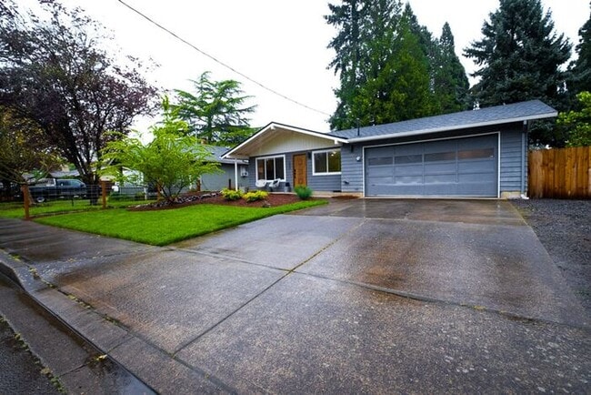 606 N Grant St in Newberg, OR - Building Photo - Building Photo