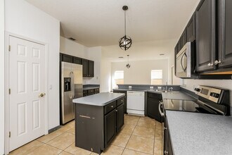 831 Balmoral Dr in Davenport, FL - Building Photo - Building Photo