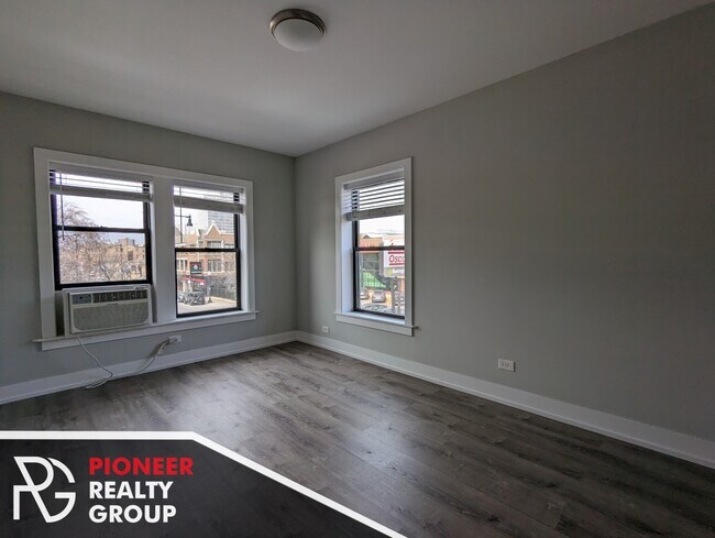 703 W Brompton Ave, Unit 2 in Chicago, IL - Foto de edificio - Building Photo