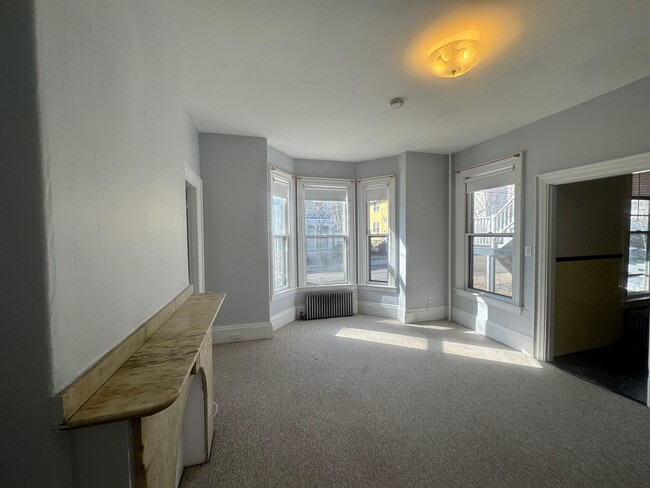 125 Morrison Ave, Unit 1 in Somerville, MA - Building Photo - Building Photo