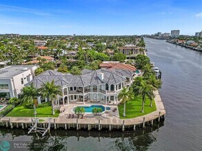 2584 SE 12th St in Pompano Beach, FL - Foto de edificio - Building Photo