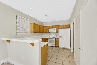 7228 Quarterhorse Ln in Las Vegas, NV - Building Photo - Building Photo