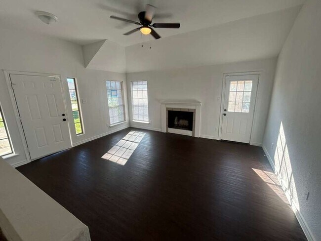 2805 Spanish Bay Ln in Dallas, TX - Building Photo - Building Photo