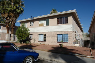 2105 Sunrise Ave in Las Vegas, NV - Building Photo - Building Photo