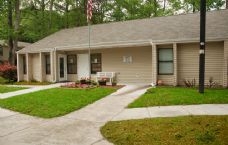 Spanish Trace Apartments in Beaufort, SC - Building Photo