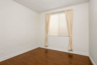 11 Cipriani in Irvine, CA - Building Photo - Building Photo