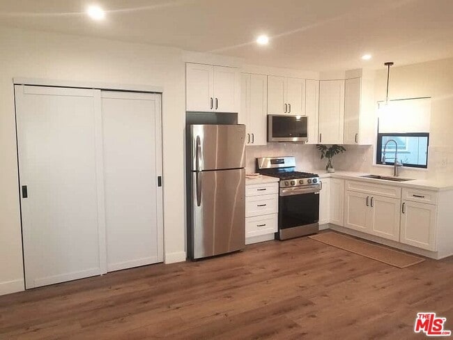 1122 S Crescent Heights Blvd in Los Angeles, CA - Building Photo - Building Photo