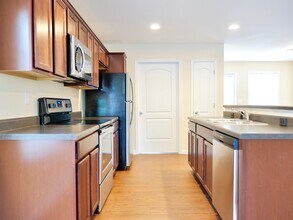 747 Old Graves Mill Rd in Lynchburg, VA - Foto de edificio - Building Photo