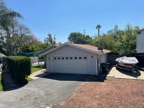514 Dove Cir in Vista, CA - Building Photo - Building Photo