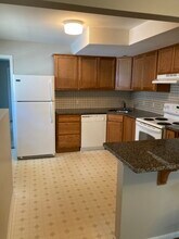 128 Muir Rd, Unit #A in Grosse Pointe Farms, MI - Foto de edificio - Building Photo