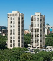 Evergreen Towers in Winnipeg, MB - Building Photo