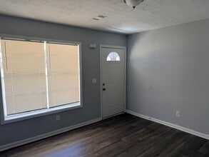 8319 Glenwoods Terrace in Riverdale, GA - Building Photo - Building Photo