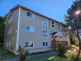 1000 Magee Pl in Saint John, NB - Building Photo