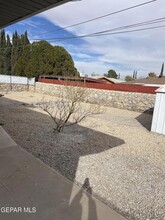 2800 Escarpa Dr in El Paso, TX - Building Photo - Building Photo