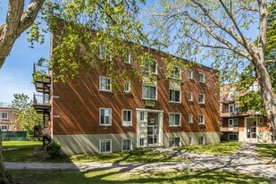 1260-1300 Décarie Rue Apartments