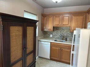 136 Coventry I in West Palm Beach, FL - Building Photo - Building Photo