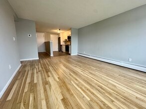 91 Spring St, Unit C2 in Boston, MA - Building Photo - Building Photo