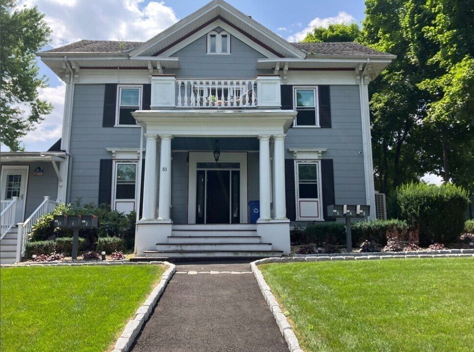 50 Mount Vernon St in Canton, MA - Foto de edificio
