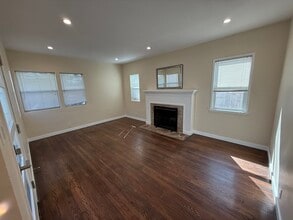 431 N Catalina St in Burbank, CA - Foto de edificio - Building Photo