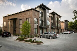 333 E Boyd Dr in Baton Rouge, LA - Building Photo