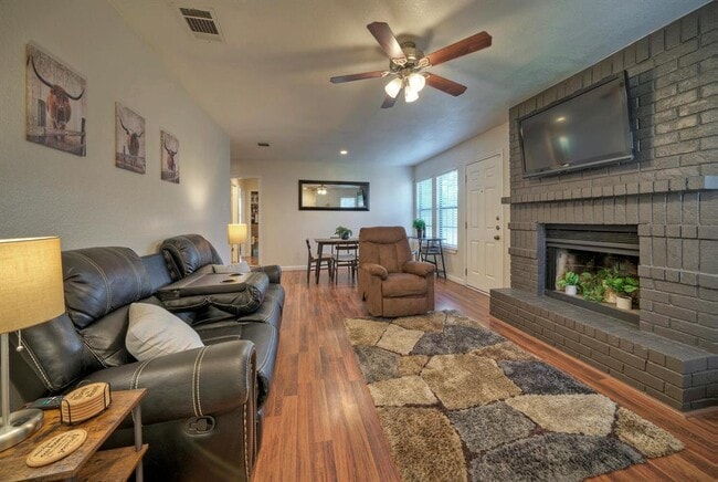 property at 1004 Hyridge St