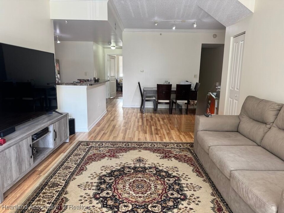 5800 W Sample Rd in Coral Springs, FL - Building Photo