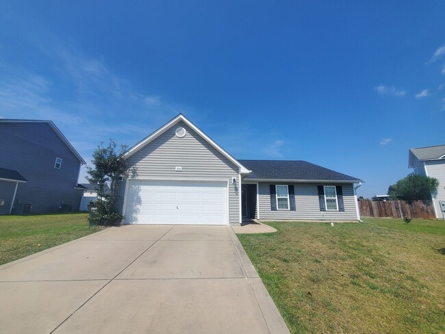 2004 Lioncoward Dr in Fayetteville, NC - Building Photo - Building Photo