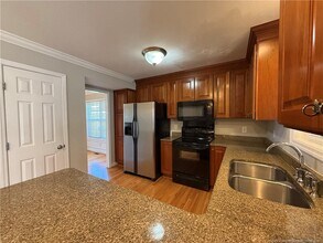 32 Carteret Ct in Spring Lake, NC - Building Photo - Building Photo