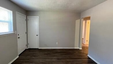 210 Hendricks Blvd in Chattanooga, TN - Foto de edificio - Building Photo