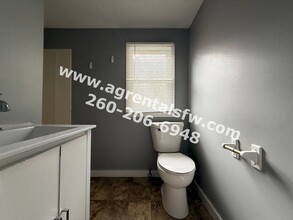 5012 S Harrison St in Fort Wayne, IN - Foto de edificio - Building Photo