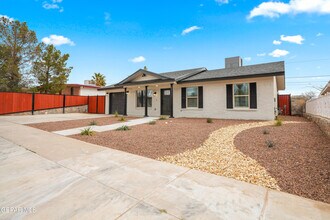 854 Mallett St in El Paso, TX - Building Photo - Building Photo