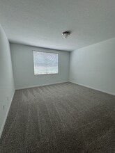 2955 Sunstar Dr in St. Cloud, FL - Foto de edificio - Building Photo