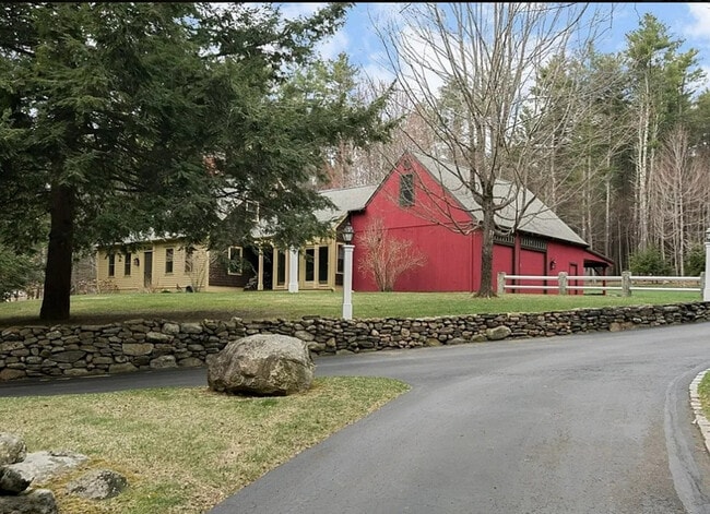 73 Champeaux Rd, Unit FL3-ID1281024P in Brimfield, MA - Foto de edificio - Building Photo