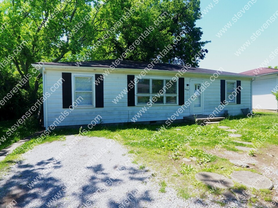 425 Hall St in Gallatin, TN - Building Photo
