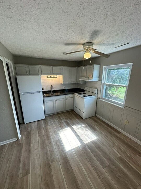 8821 Middlebranch Ave NE in Canton, OH - Building Photo